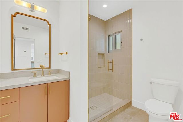 210 S Hamilton Drive, Beverly Hills CA: https://media.crmls.org/mediaz/2d54b5d4-b086-49ed-b034-5f3c510b84aa.jpg