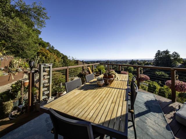 3300 Crystal Heights Drive, Soquel CA: https://media.crmls.org/mediaz/2d555859-b62b-4245-8d9a-56cadd9caeac.jpg