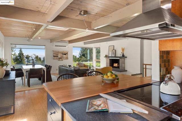 1148 Cragmont Ave, Berkeley CA: https://media.crmls.org/mediaz/2d55ce2f-4b39-49d1-a28a-a3b1e1d575b6.jpg