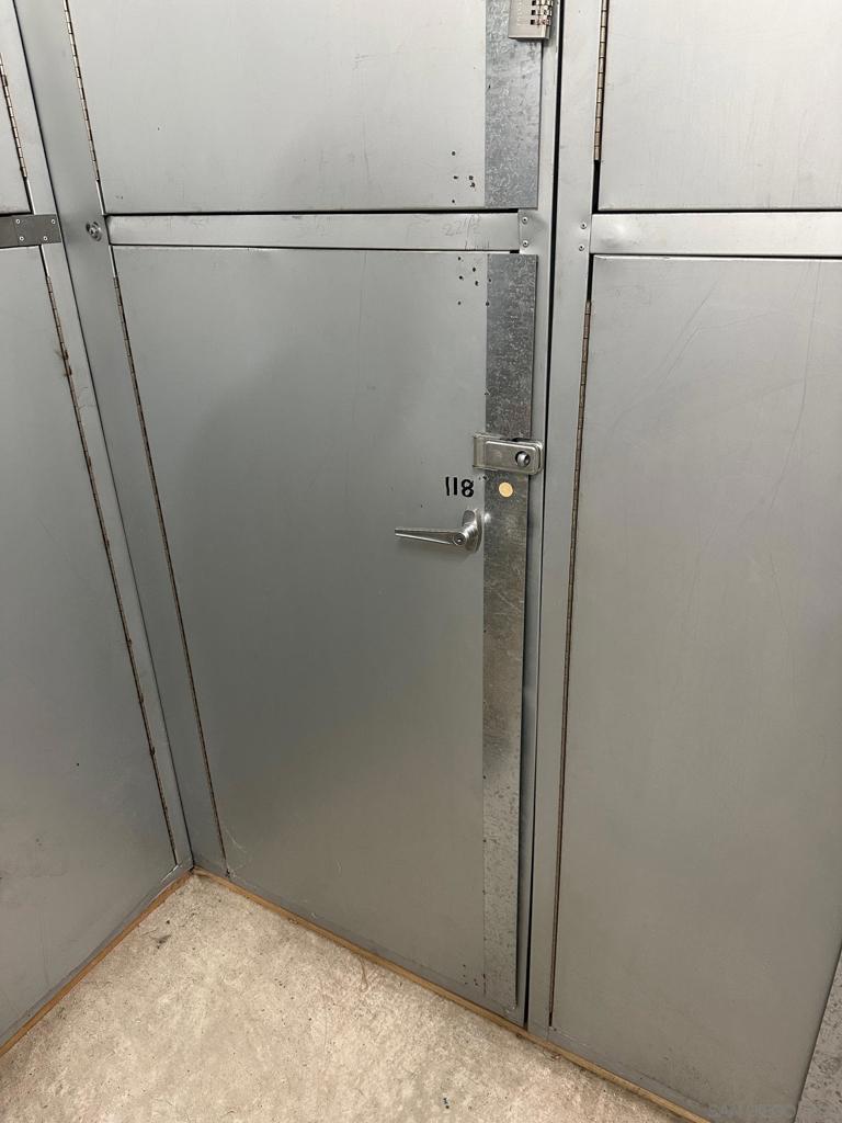 https://media.crmls.org/mediaz/2d55f987-f65e-4a21-b9d6-b0225628b797.jpg?preset=X-Large