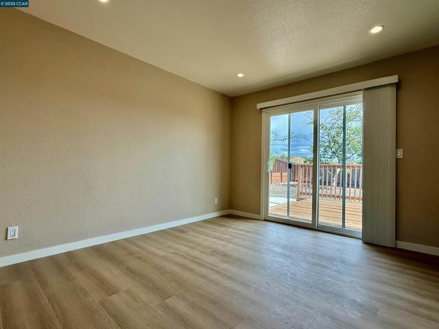 148 Lancaster Way, Vallejo CA: https://media.crmls.org/mediaz/2d5682ec-683b-4ad7-829a-22e5fb33b227.jpg