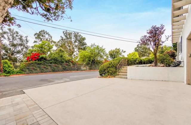 1068 Central Boulevard, Hayward CA: https://media.crmls.org/mediaz/2d568a2e-7b90-4587-bd08-2d2346952448.jpg