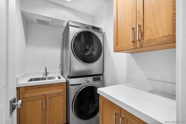 4865 39th Street, San Diego CA: https://media.crmls.org/mediaz/2d56a633-3804-46e9-bdf2-71ada9367f94.jpg