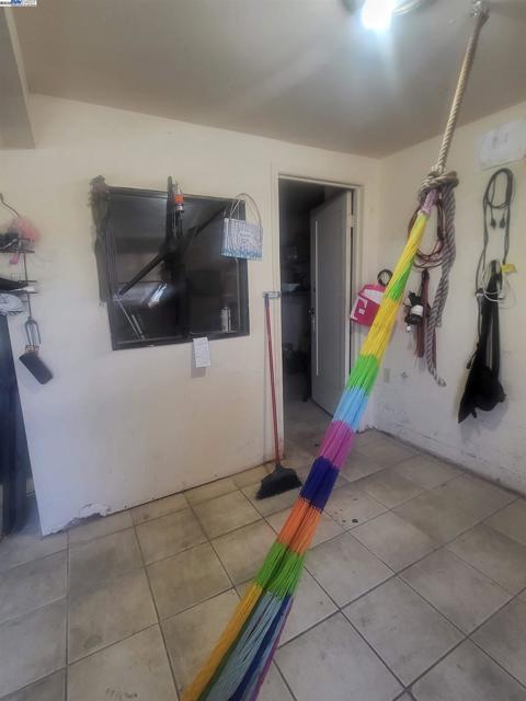 Image 17 of 20 For 2137 27th Ave