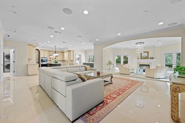 Detail Gallery Image 3 of 73 For 3263 New York Dr, Pasadena,  CA 91107 - 7 Beds | 5/1 Baths