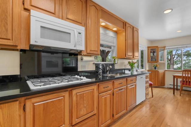 520 Tabor Drive, Scotts Valley CA: https://media.crmls.org/mediaz/2d56fa44-c2b5-4ccc-835a-aa0e161a9888.jpg