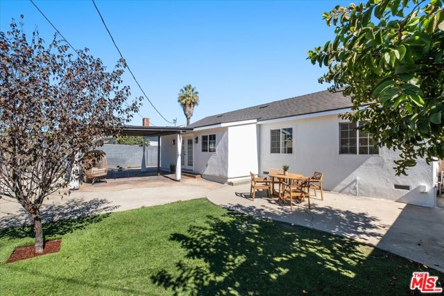 7045 Varna Avenue, North Hollywood CA: https://media.crmls.org/mediaz/2d576dbf-6b58-4e36-aee7-1eb78cff7318.jpg