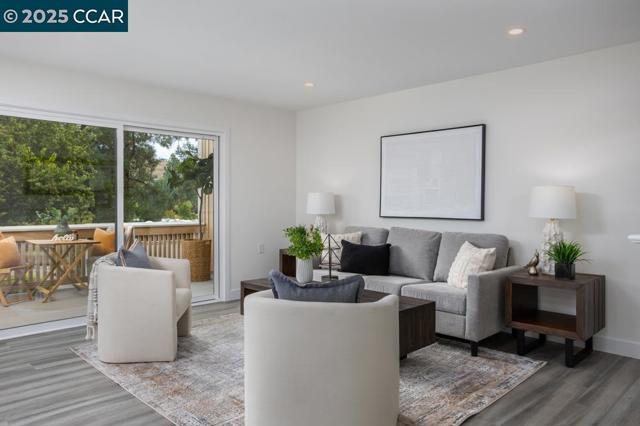 1132 Running Springs Rd, Walnut Creek CA: https://media.crmls.org/mediaz/2d578686-5f43-4f40-9431-c6b052671b39.jpg