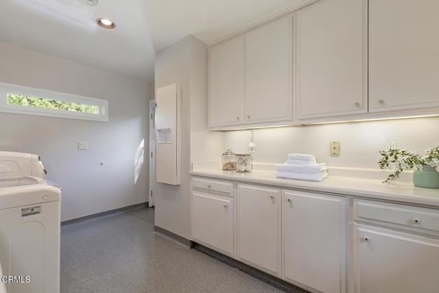 423 Lakeview Road, Pasadena CA: https://media.crmls.org/mediaz/2d57a1c8-6115-4587-b99a-dc1ebc247d0c.jpg