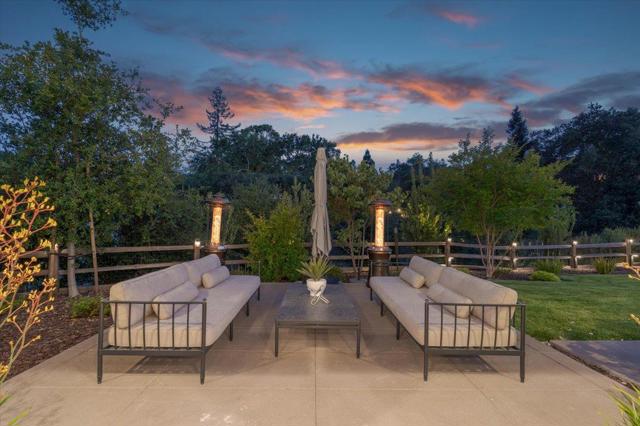 115 Wika Ranch Court, Redwood City CA: https://media.crmls.org/mediaz/2d57e732-338e-429e-922d-27ed5d914f43.jpg