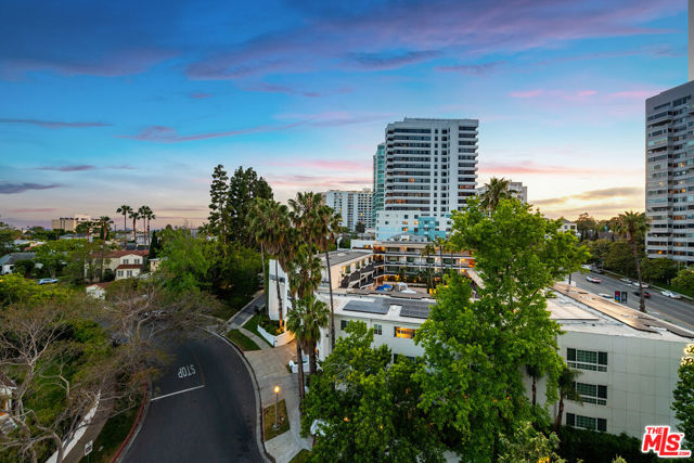 1200 Club View Drive, Los Angeles CA: https://media.crmls.org/mediaz/2d583cf5-00a7-428b-8bc1-b20847c0316b.jpg