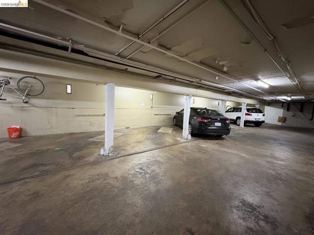 Image 24 of 41 For 848 Stannage Ave 11