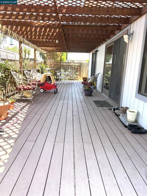 1170 Mills Place, Oakley CA: https://media.crmls.org/mediaz/2d597cb7-0698-403b-be63-c2a71ba9d605.jpg
