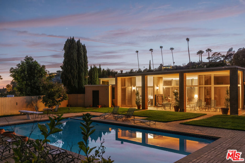 1058 N Hillcrest Road — Mid Century Modern