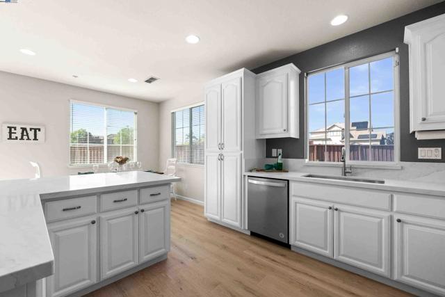 6235 Robertson Ave, Newark CA: https://media.crmls.org/mediaz/2d5aab32-0001-4e07-b0c3-5c7898868ddf.jpg