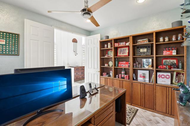 542 Lee Circle, Chula Vista CA: https://media.crmls.org/mediaz/2d5af5ec-c823-4d41-93b8-dcc8597d878a.jpg