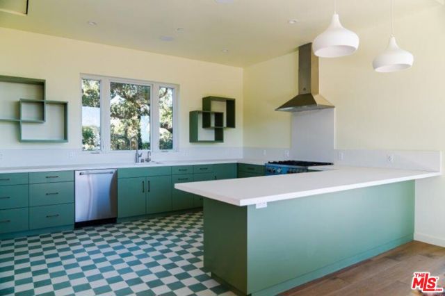 27349 Old Chimney Road, Malibu CA: https://media.crmls.org/mediaz/2d5b8bb1-0bc1-4540-88f8-d4a99364849b.jpg
