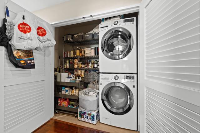 38 N Almaden Boulevard, San Jose CA: https://media.crmls.org/mediaz/2d5bbec4-5a75-4547-8087-7767bfcb18f1.jpg