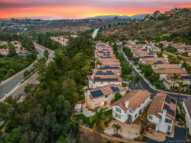 11799 Westview Pkwy, San Diego CA: https://media.crmls.org/mediaz/2d5bd323-e4f1-4ce0-b79c-82d82442686f.jpg