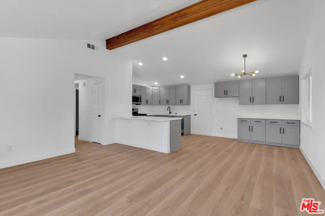 8055 Bangor Avenue, Hesperia CA: https://media.crmls.org/mediaz/2d5bd7c4-d3bd-493d-8117-a926ddc60c06.jpg