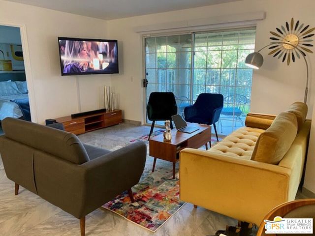 2700 Lawrence Crossley Road, Palm Springs CA: https://media.crmls.org/mediaz/2d5c3248-8f21-470f-9563-ecb262beae64.jpg