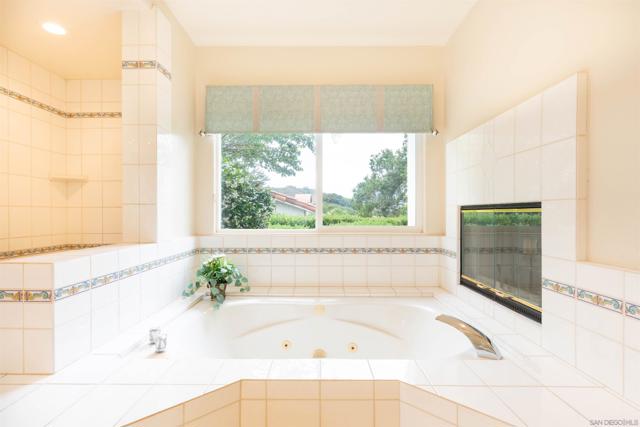 2377 Vern Drive, Fallbrook CA: https://media.crmls.org/mediaz/2d5d03a2-4d12-4190-a9e4-707c834cb85c.jpg