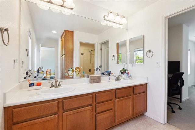 28514 Gulfport Circle, Hayward CA: https://media.crmls.org/mediaz/2d5dc24f-0d72-4cfa-a9bb-7f6066e230d3.jpg