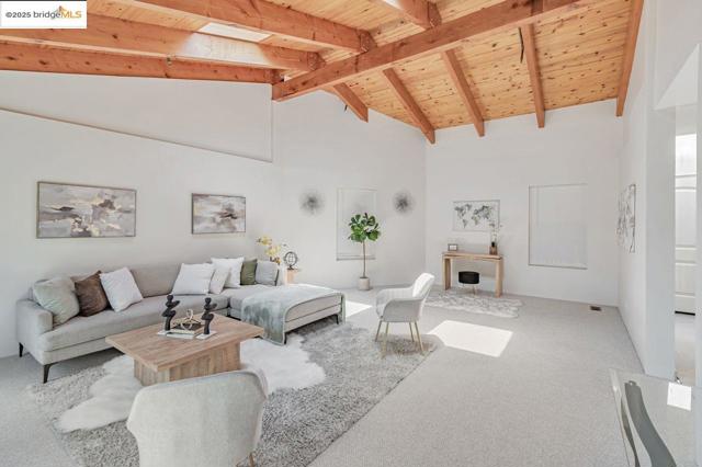 6659 Exeter Dr, Oakland CA: https://media.crmls.org/mediaz/2d5e3fcf-449c-4872-ae80-6035e8df687a.jpg
