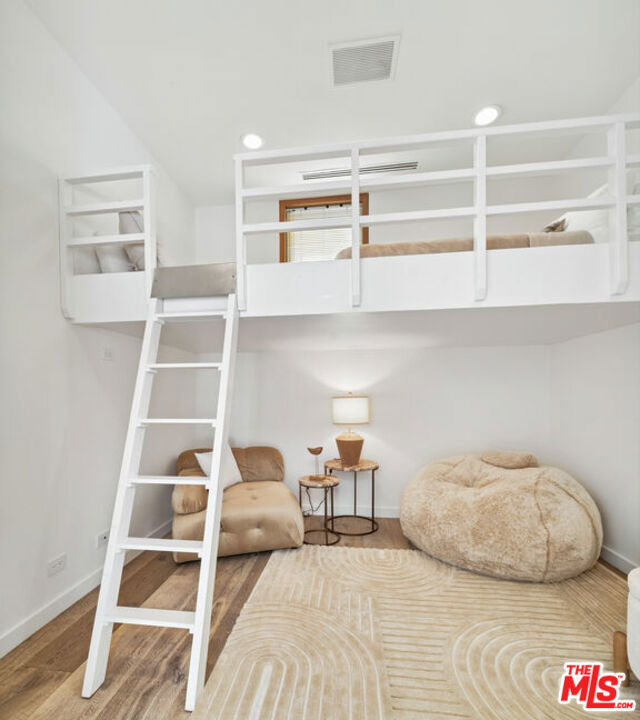 26814 Malibu Cove Colony Drive, Malibu CA: https://media.crmls.org/mediaz/2d5ec038-a2c2-43dc-a50d-aff11750fa5f.jpg