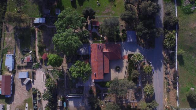 31600 Oak Glen Road, Valley Center CA: https://media.crmls.org/mediaz/2d5ec4de-beb0-4456-8795-0bc0cca5cf11.jpg