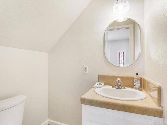 Detail Gallery Image 24 of 65 For 2844 Live Oak Park Rd, Fallbrook,  CA 92028 - 4 Beds | 2/1 Baths