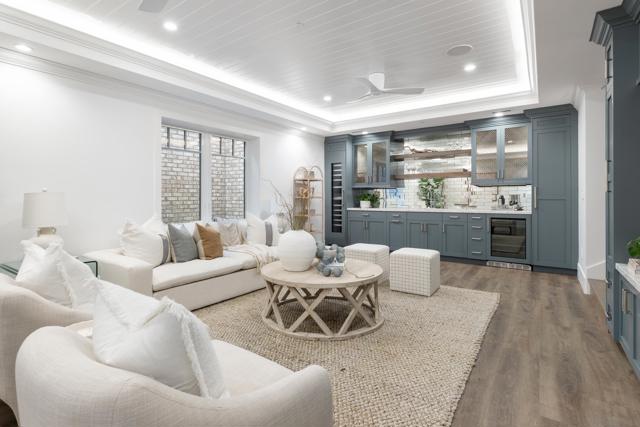 462 Westbourne Street, La Jolla CA: https://media.crmls.org/mediaz/2d5f7165-f25c-4961-9b20-4616f8e1aec5.jpg