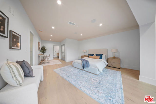 2256 Nichols Canyon Road, Los Angeles CA: https://media.crmls.org/mediaz/2d5faa84-439e-471c-b006-12b436ae808b.jpg