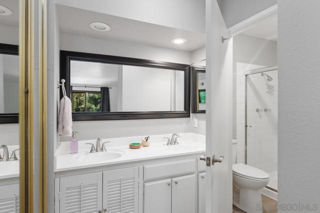 13046 Paseo del Verano, San Diego CA: https://media.crmls.org/mediaz/2d606429-a3c3-4bfe-9fbf-c84944e4284b.jpg
