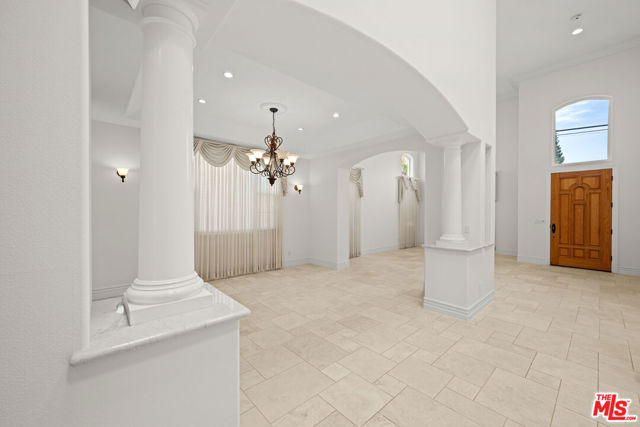 1756 Ruhland Avenue, Manhattan Beach CA: https://media.crmls.org/mediaz/2d60973f-3048-4a49-a06d-2ce64062973e.jpg