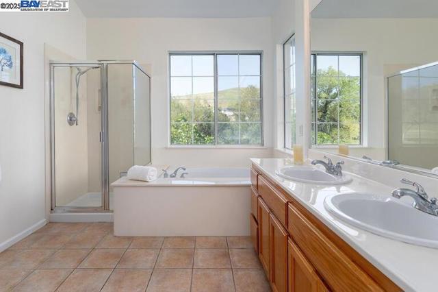 Image 22 of 46 For 220 Bridgehead Ln
