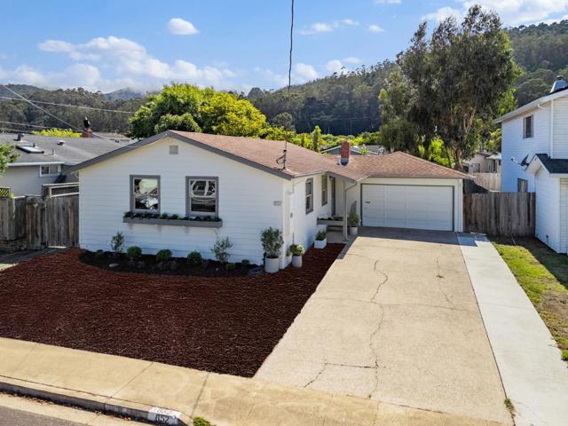 652 Montezuma Drive, Pacifica CA: https://media.crmls.org/mediaz/2d618b40-da98-437a-b72c-c8d944a1d8f4.jpg