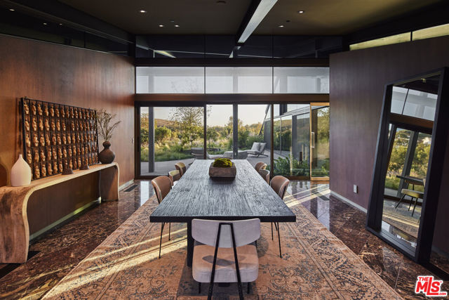 5900 Bonsall Drive, Malibu CA: https://media.crmls.org/mediaz/2d61a57f-b5a7-431e-b9ee-92243e75da2a.jpg