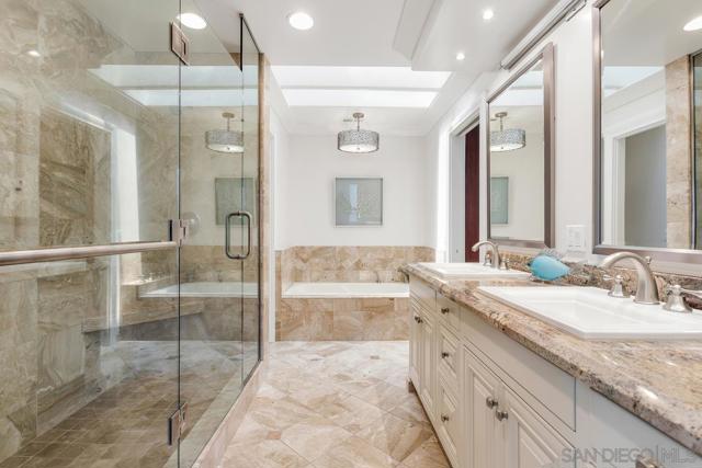 270 Surfview Ct, Del Mar CA: https://media.crmls.org/mediaz/2d6240a1-4bcd-489e-a8d7-785b4f167096.jpg