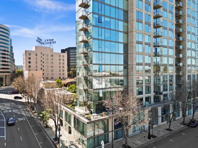 38 N Almaden Boulevard, San Jose CA: https://media.crmls.org/mediaz/2d626a21-7ec3-4bdc-bdd2-ebf0848dfa6a.jpg