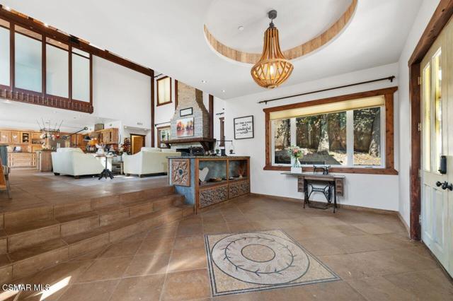 1203 Casa Grande Drive, Simi Valley CA: https://media.crmls.org/mediaz/2d63b9c7-af3c-486c-8976-682aff147b4f.jpg