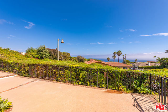 Drew Fenton | 3636 Malibu Country Drive Malibu CA | MLS: 7494351 Drew Fenton | 3636 Malibu Country Drive Malibu CA | MLS: 7494351