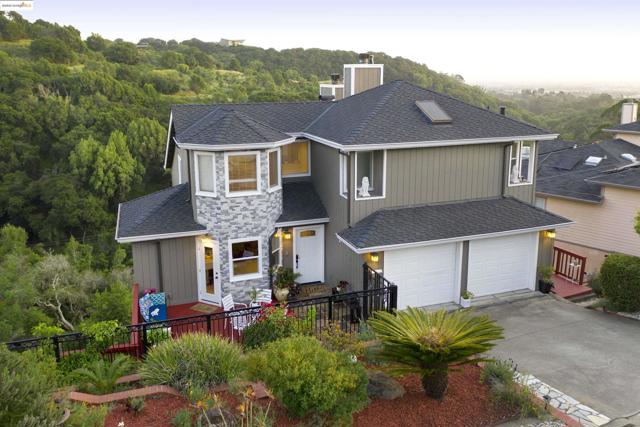 10353 Royal Oak Rd, Oakland CA: https://media.crmls.org/mediaz/2d63e393-5800-4d6d-b81a-fa60c96c2bb3.jpg