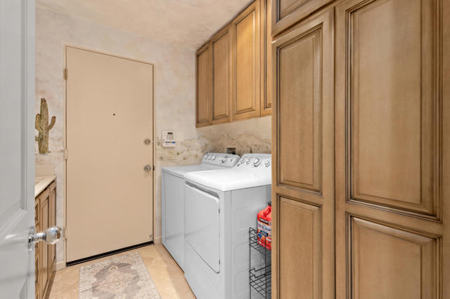 263 Desert Holly Drive, Palm Desert, CA 92211