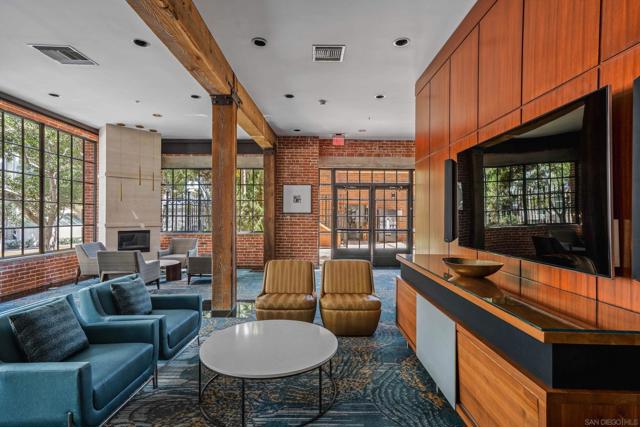 500 W Harbor, San Diego CA: https://media.crmls.org/mediaz/2d66119b-55e5-40ae-bfe0-543014cecc72.jpg
