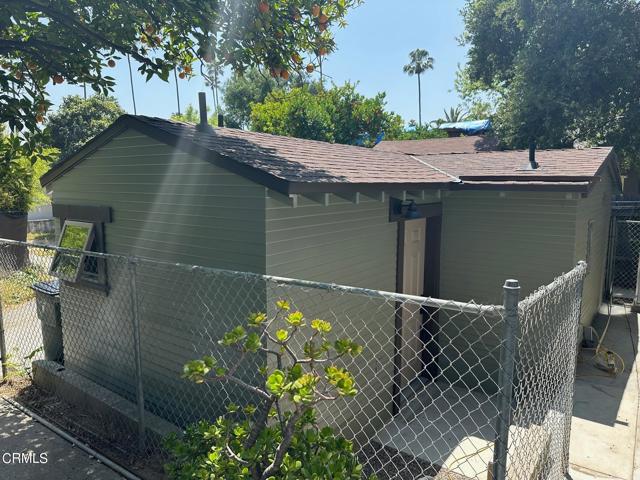 530 1/2 Thompson Drive, Pasadena CA: https://media.crmls.org/mediaz/2d66aa0f-58f1-445c-b82a-36e17af61c38.jpg