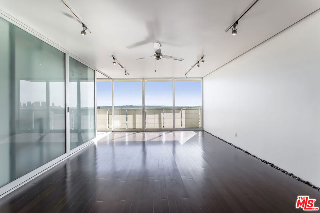 8787 Shoreham Drive #610