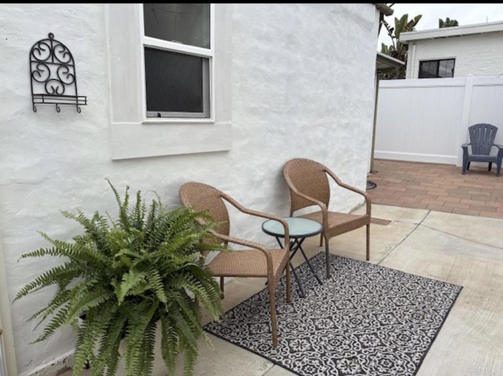 705 Ditmar - photo 19