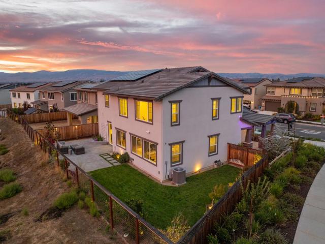 7101 Hakkan Drive, Gilroy CA: https://media.crmls.org/mediaz/2d67511c-67ef-43dd-9fd5-560811f9b46f.jpg