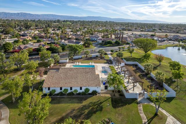 69350 Las Gardenias, Cathedral City CA: https://media.crmls.org/mediaz/2d687416-1b1e-41b9-8a95-557366079aee.jpg